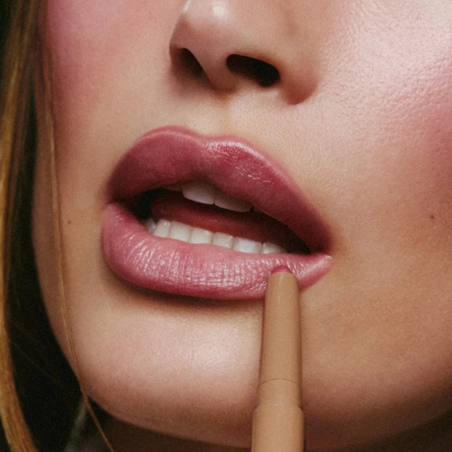 Peptide Lip Shape – The Contouring Lip Shaper